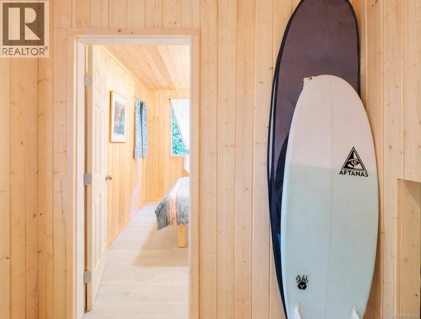 1290 Lynn Rd, Tofino