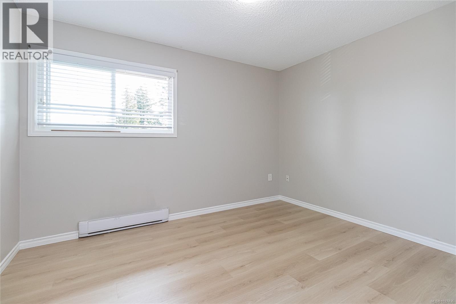 5579 KENWILL DR - 24