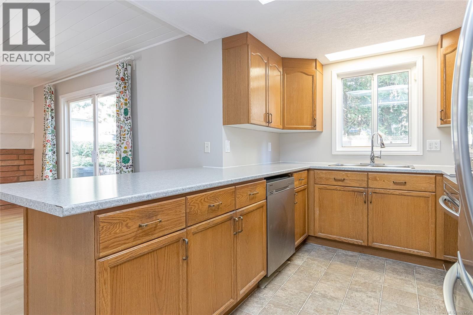 5579 KENWILL DR - 12