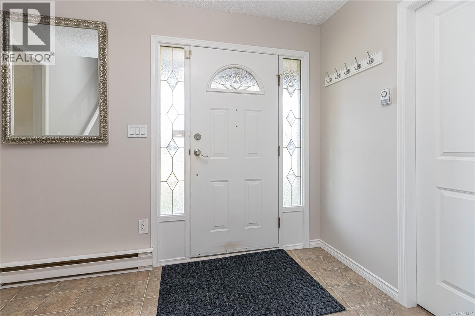 5579 Kenwill Dr - Photo 3 of 40, Nanaimo, British Columbia