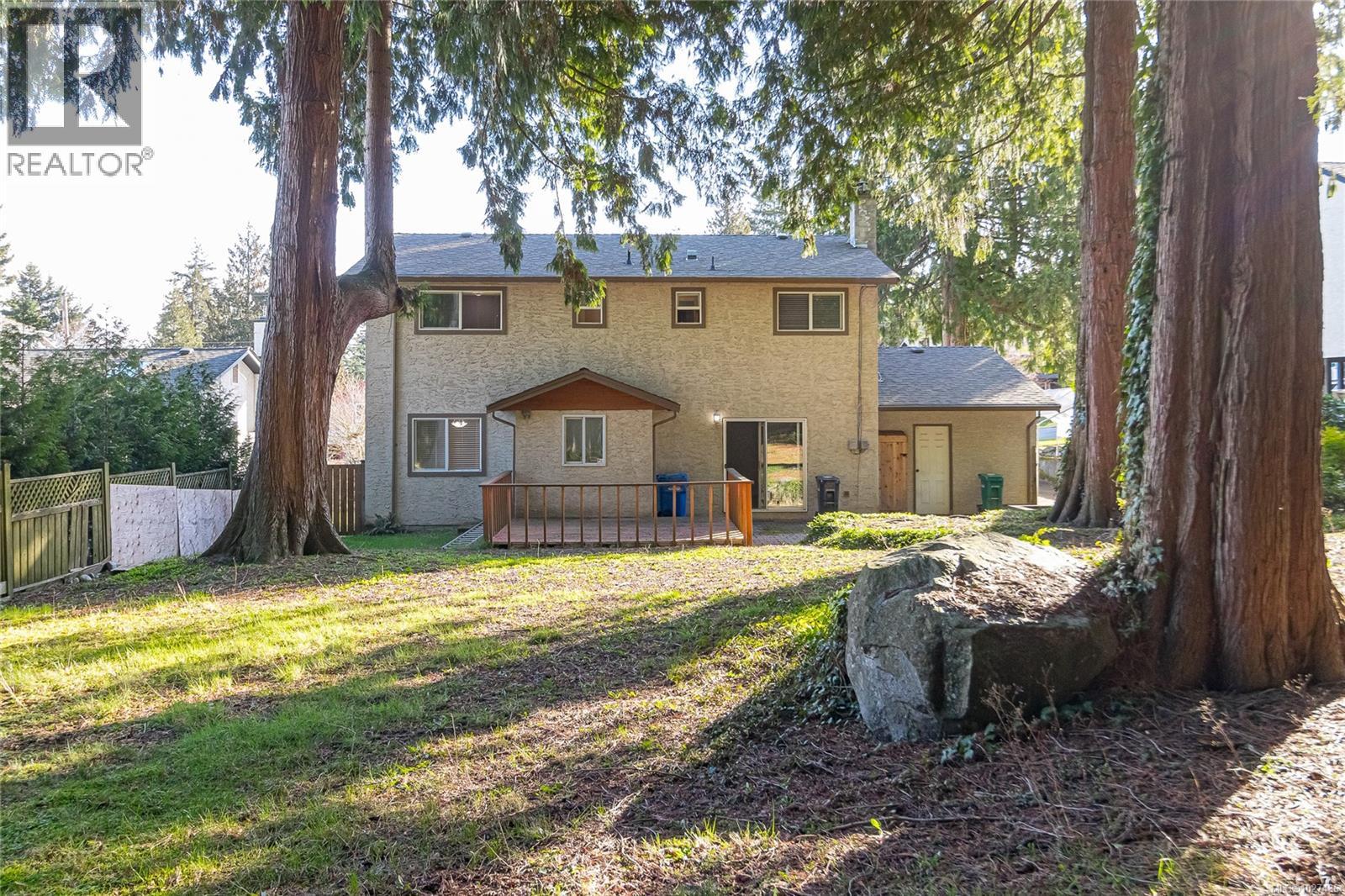 5579 KENWILL DR - 35