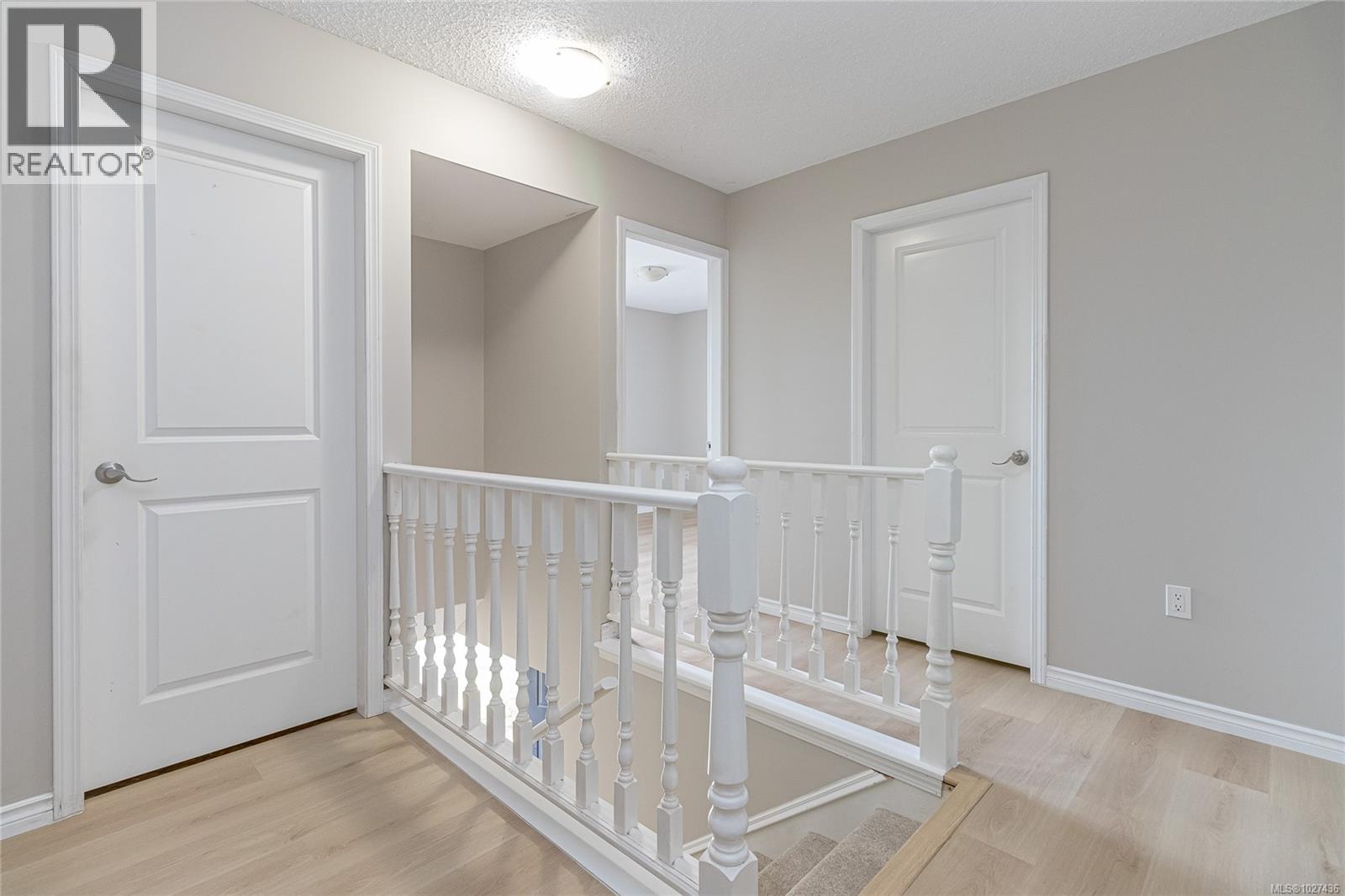 5579 KENWILL DR - 16