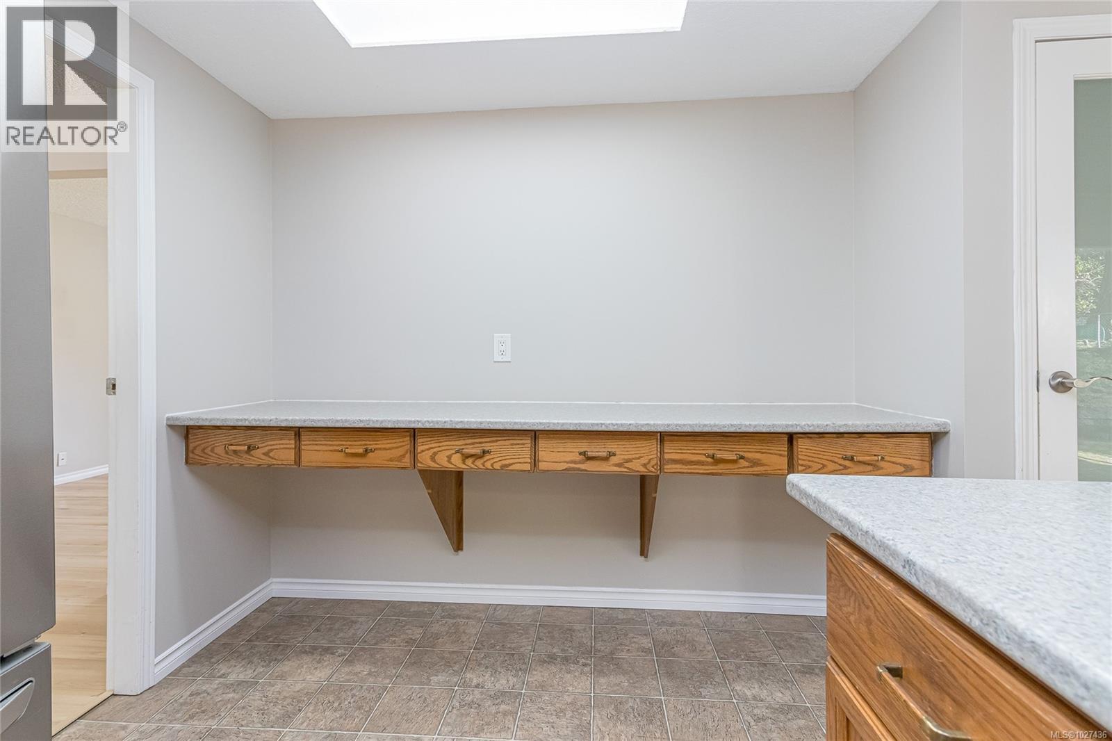 5579 KENWILL DR - 13