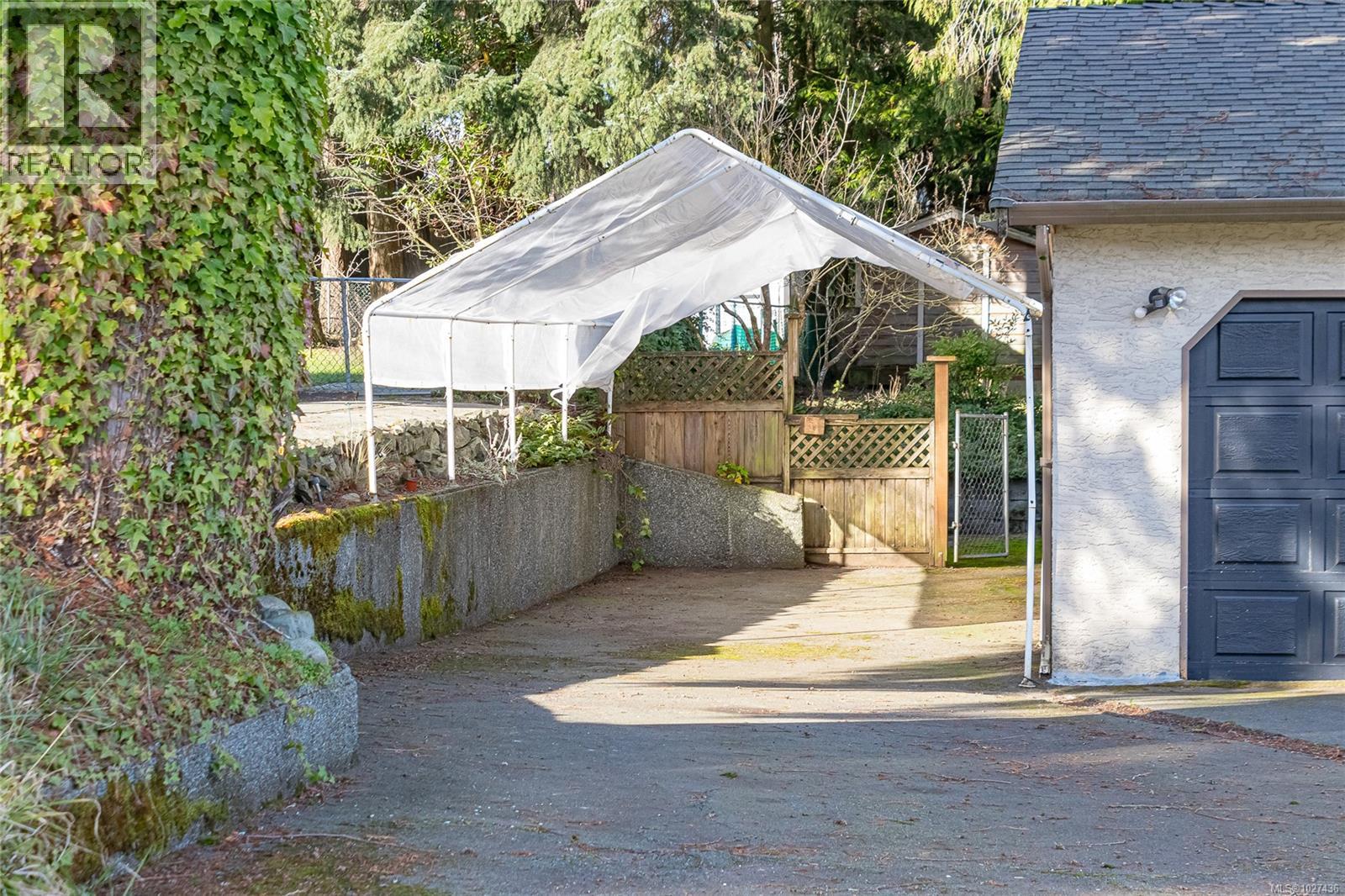 5579 KENWILL DR - 30