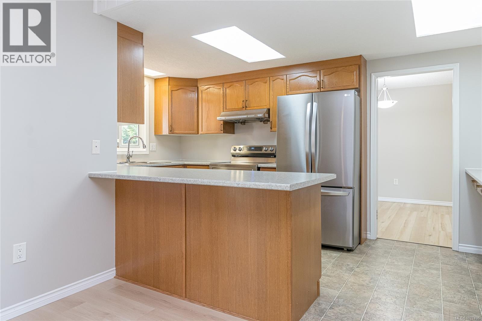 5579 KENWILL DR - 10