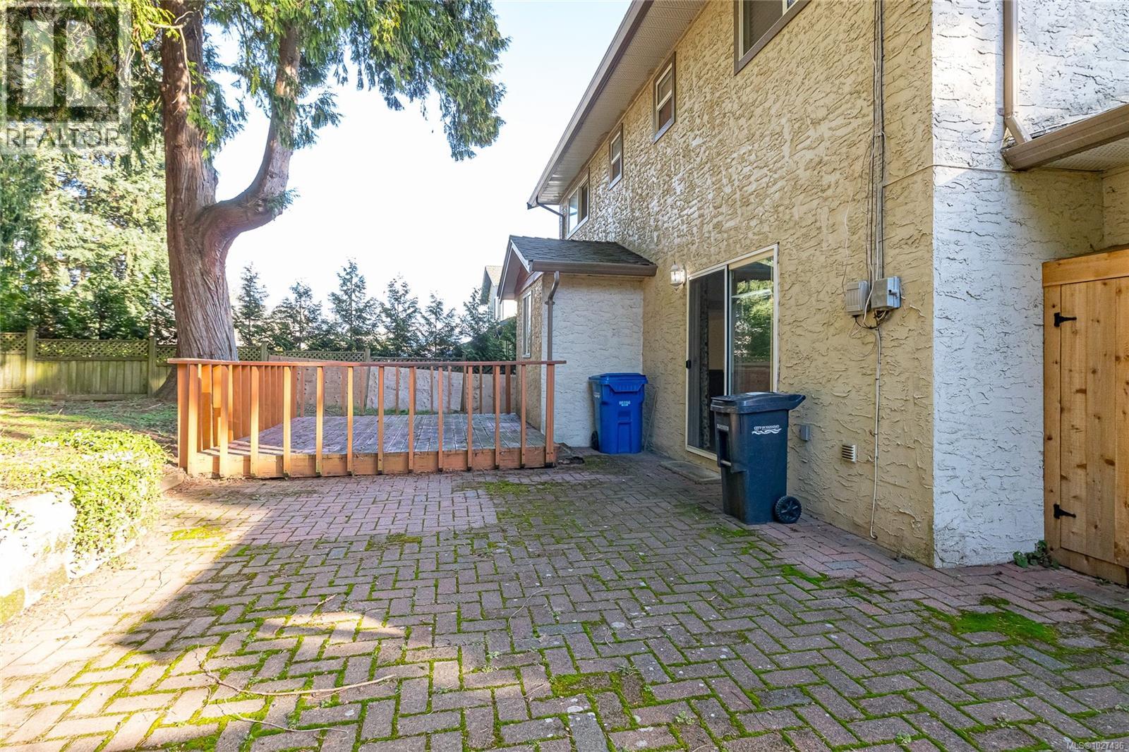 5579 KENWILL DR - 33