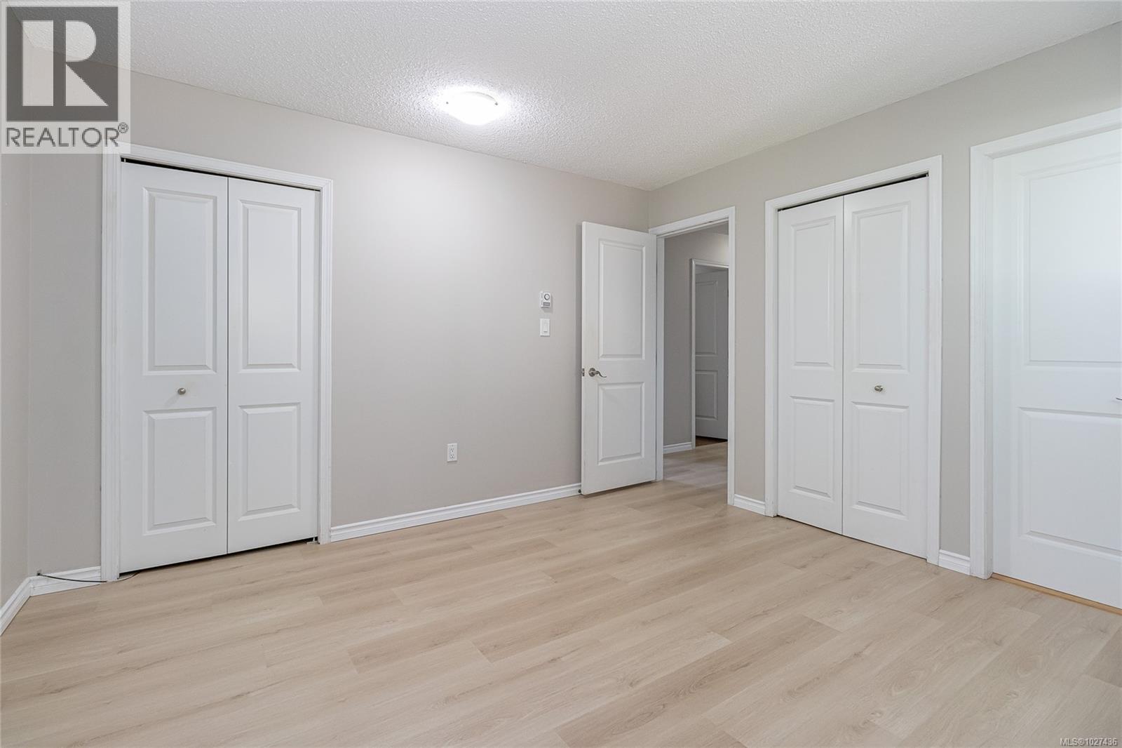 5579 KENWILL DR - 18