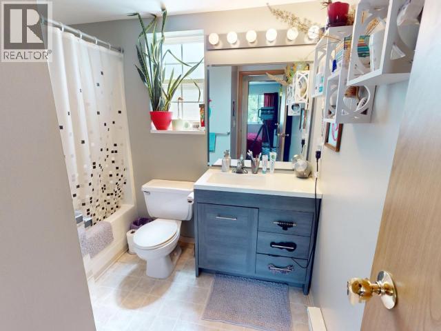 307-5700 WILLOW AVE, Powell River