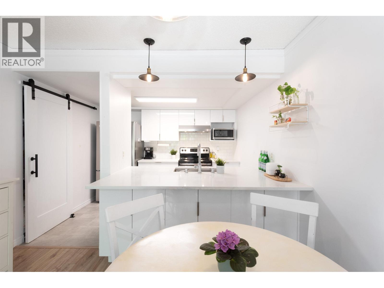 8 385 GINGER DRIVE, New Westminster