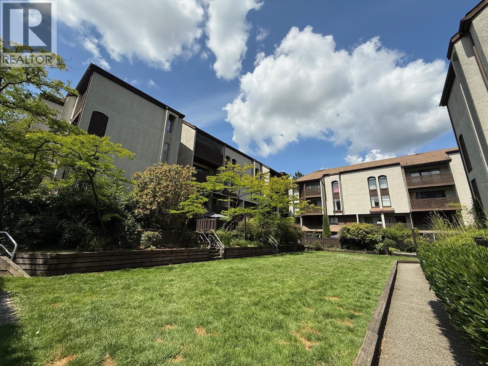 8 385 GINGER DRIVE - Photo 2 of 37, New Westminster, British Columbia