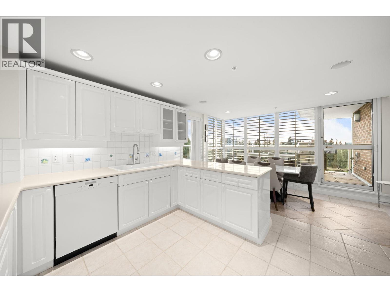 1700 5615 HAMPTON PLACE, Vancouver