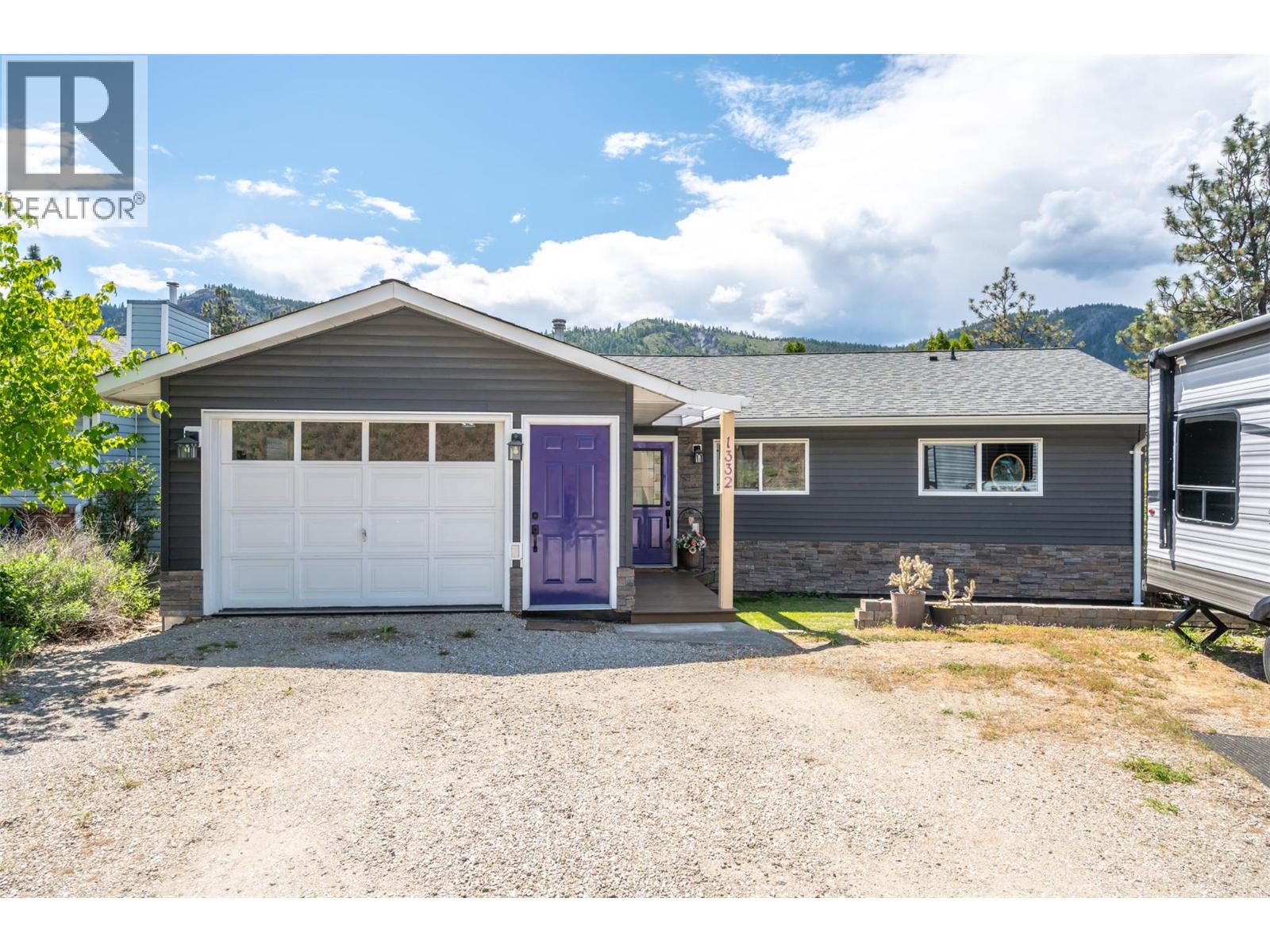1332 Peachcliff Drive, Okanagan Falls