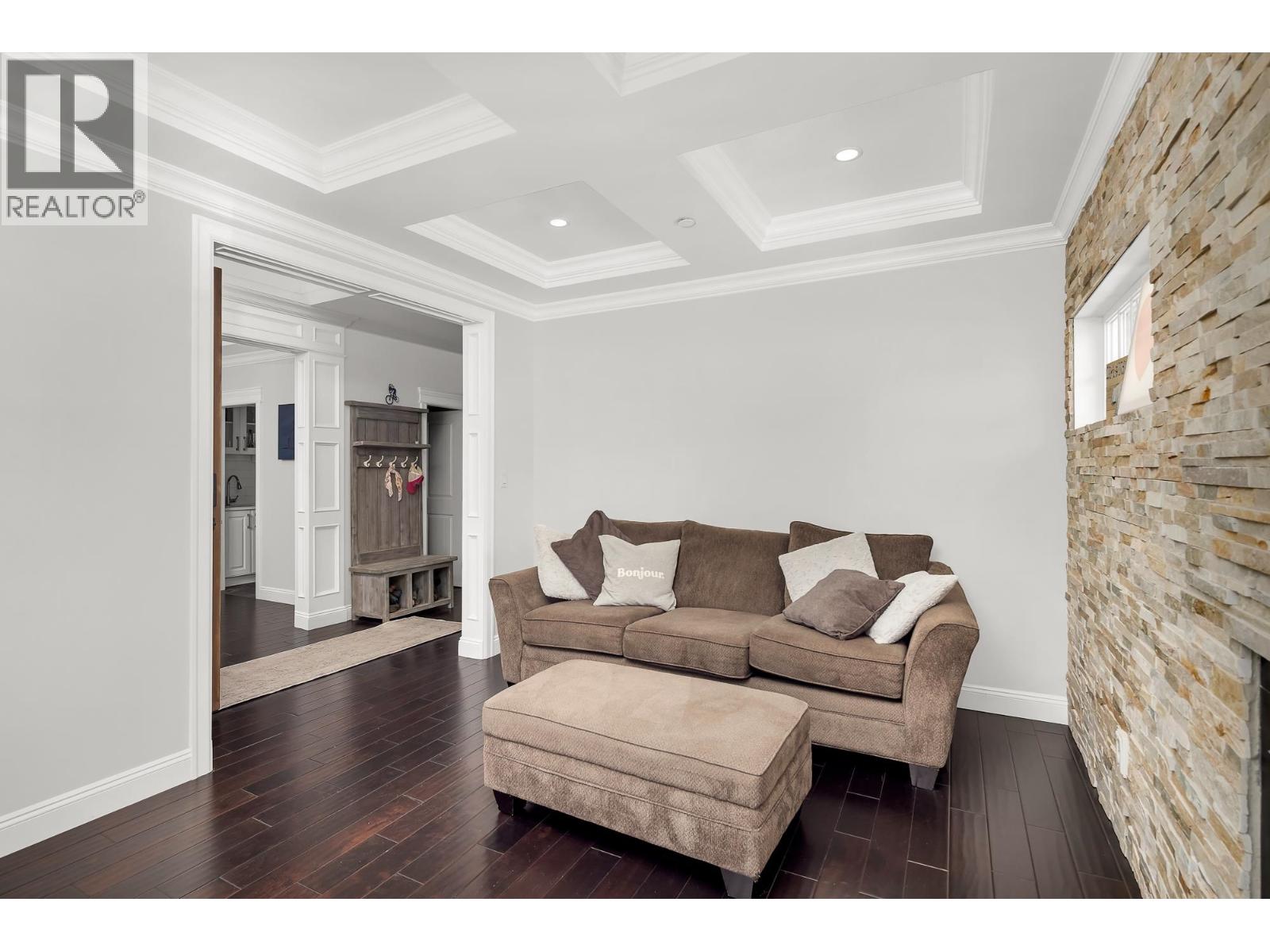 1020 JAY CRESCENT, Squamish