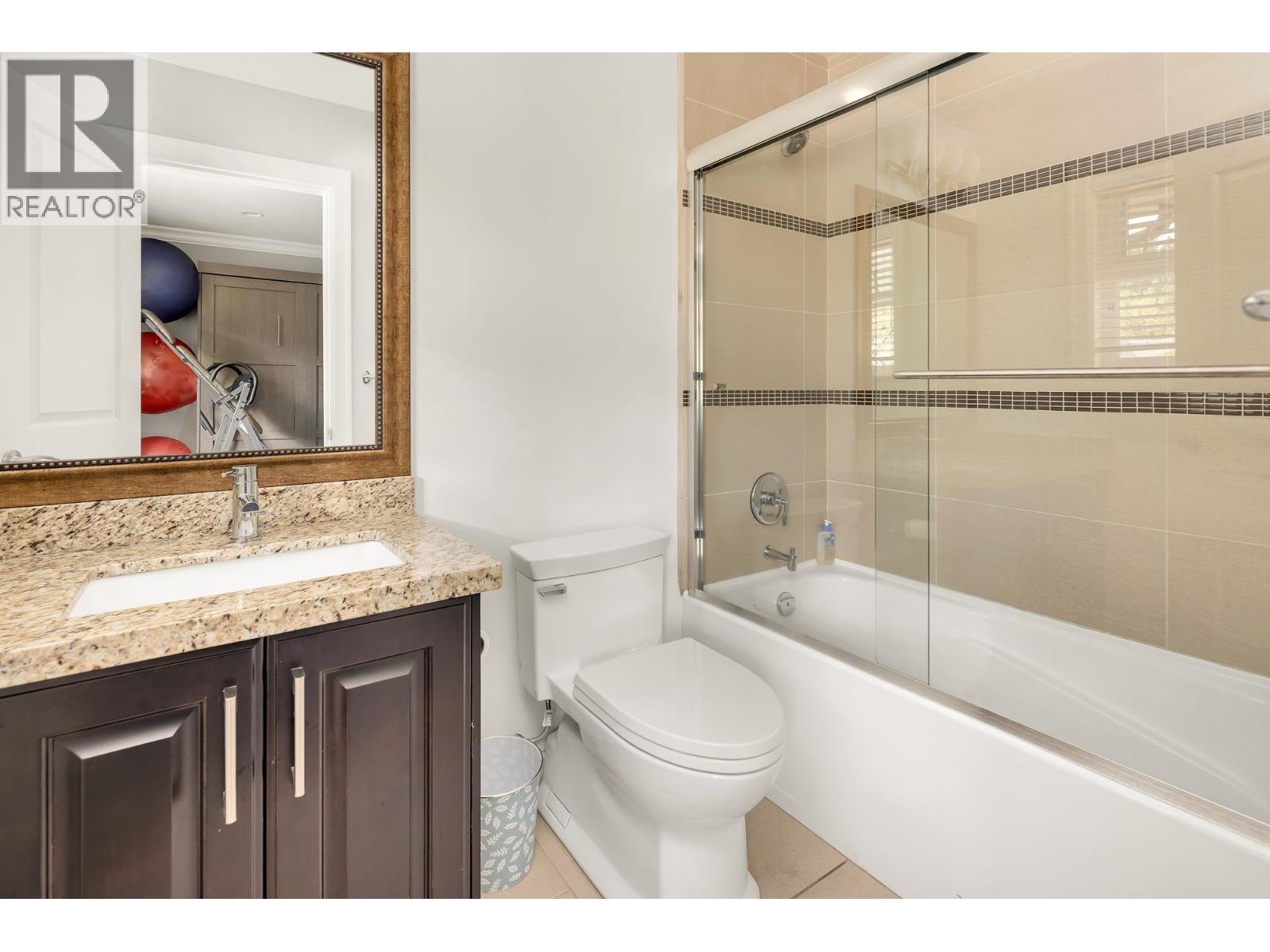 1020 JAY CRESCENT, Squamish