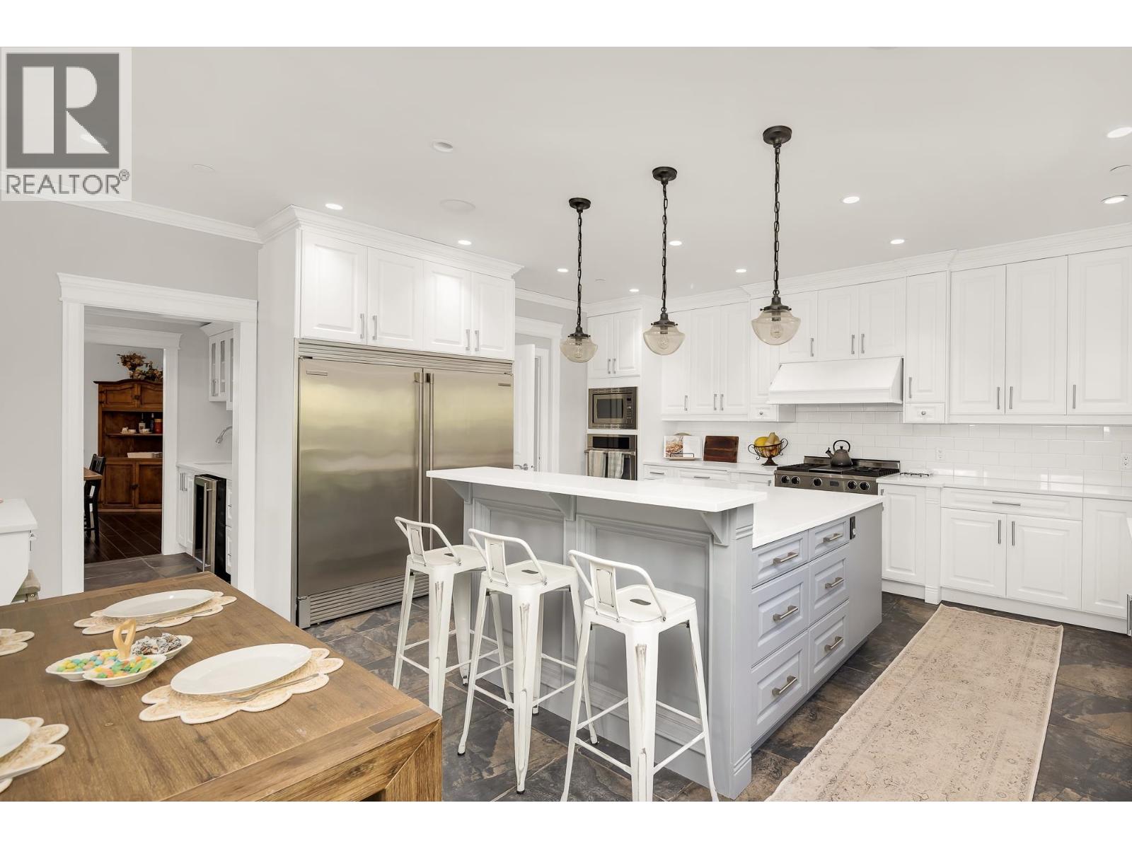 1020 JAY CRESCENT, Squamish