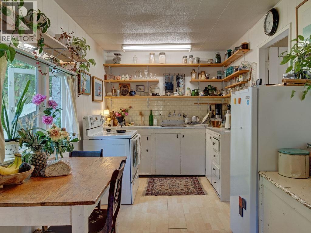 947 NORTH ROAD, Gibsons