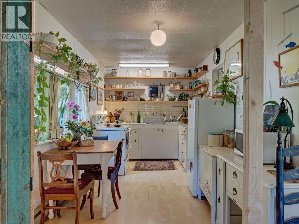 947 NORTH ROAD, Gibsons