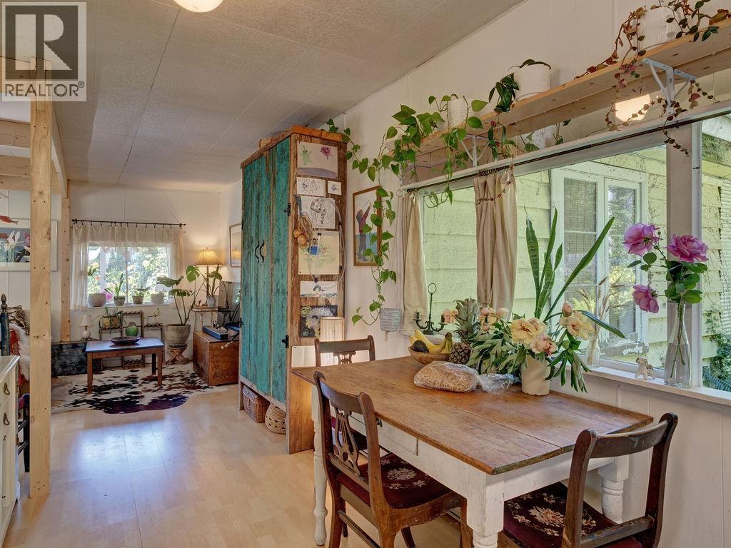 947 NORTH ROAD, Gibsons