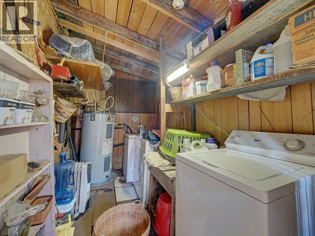 947 NORTH ROAD, Gibsons