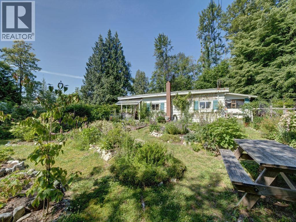 947 NORTH ROAD, Gibsons