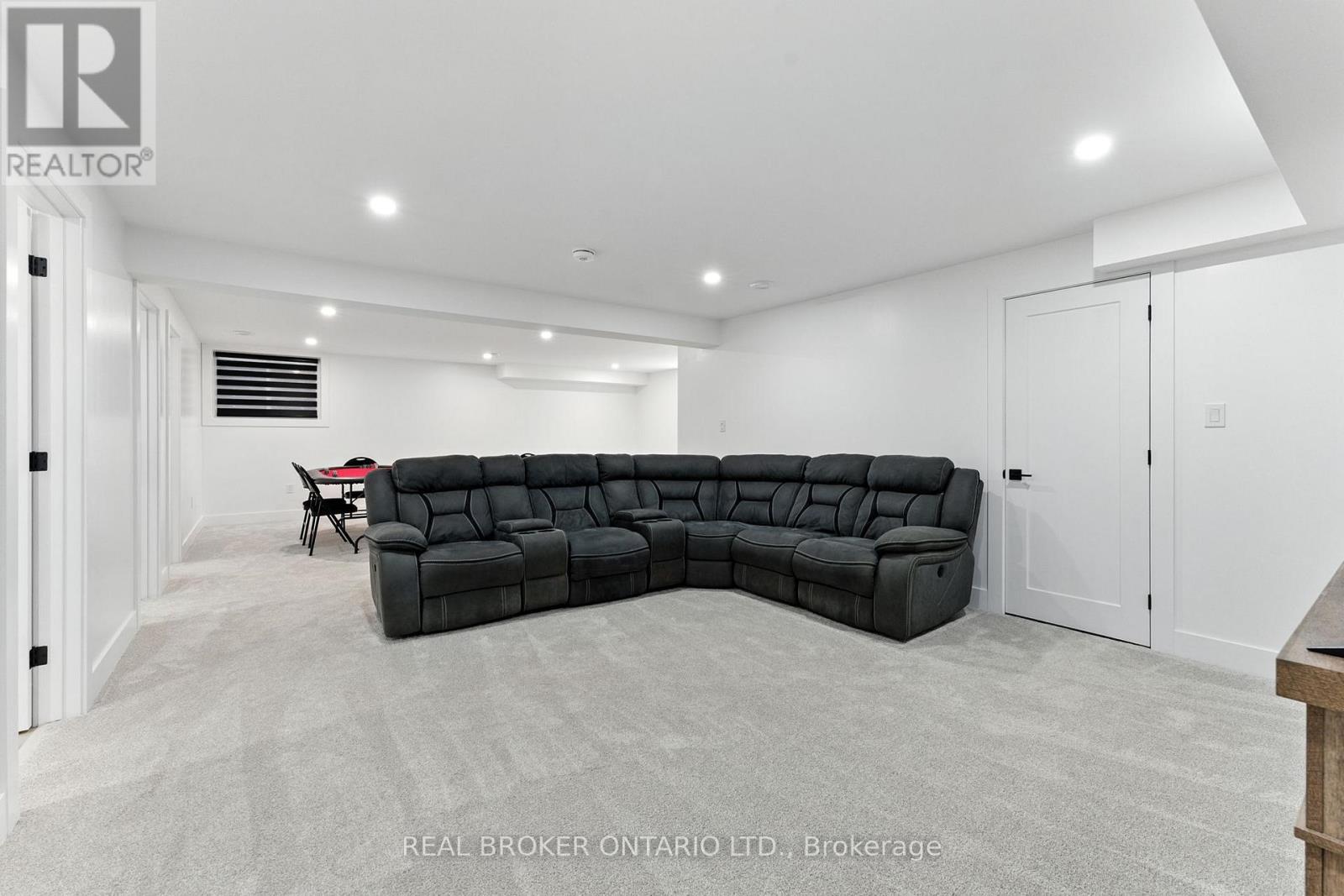 9 MACNEIL COURT — photo 26
