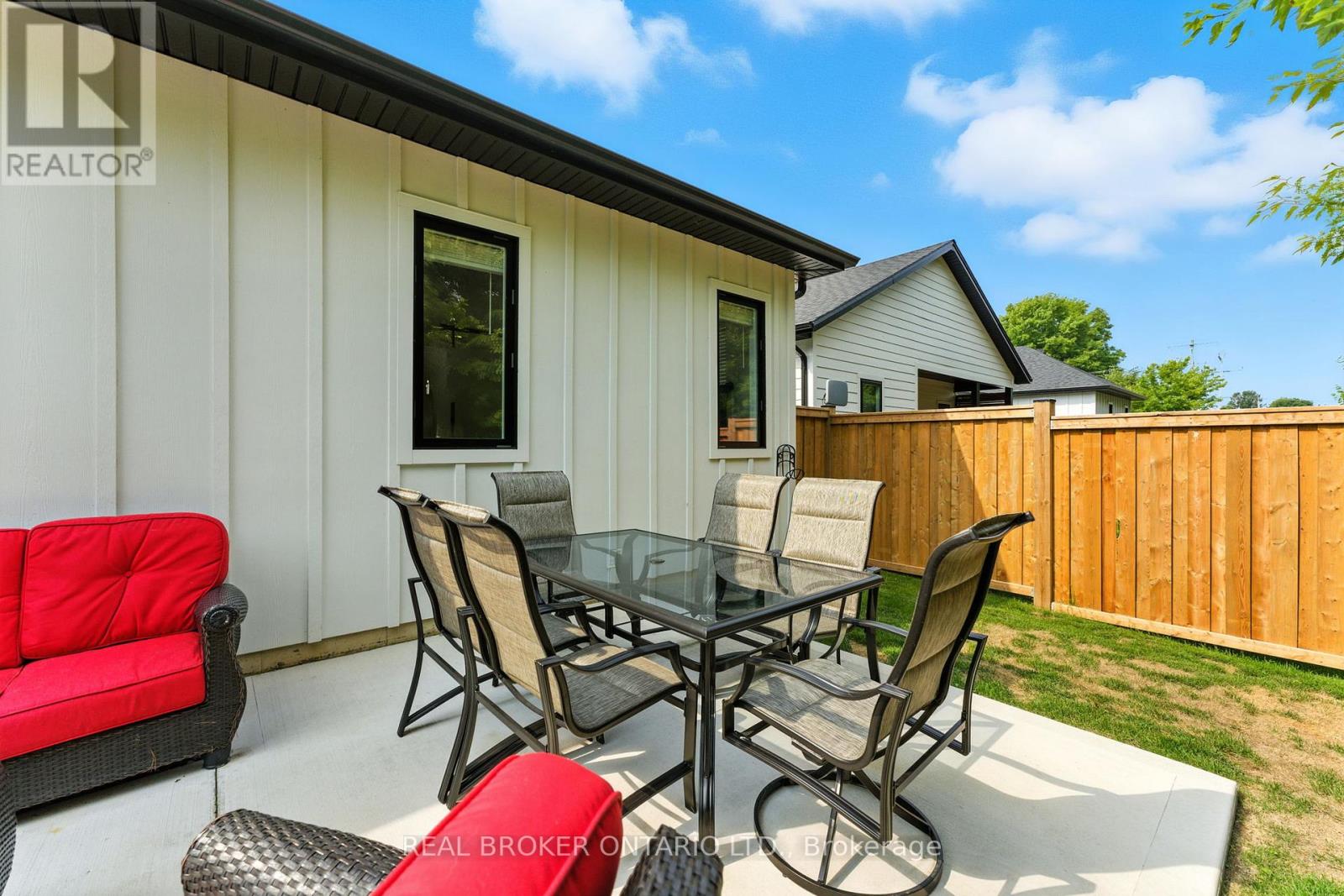 9 MACNEIL COURT — photo 37