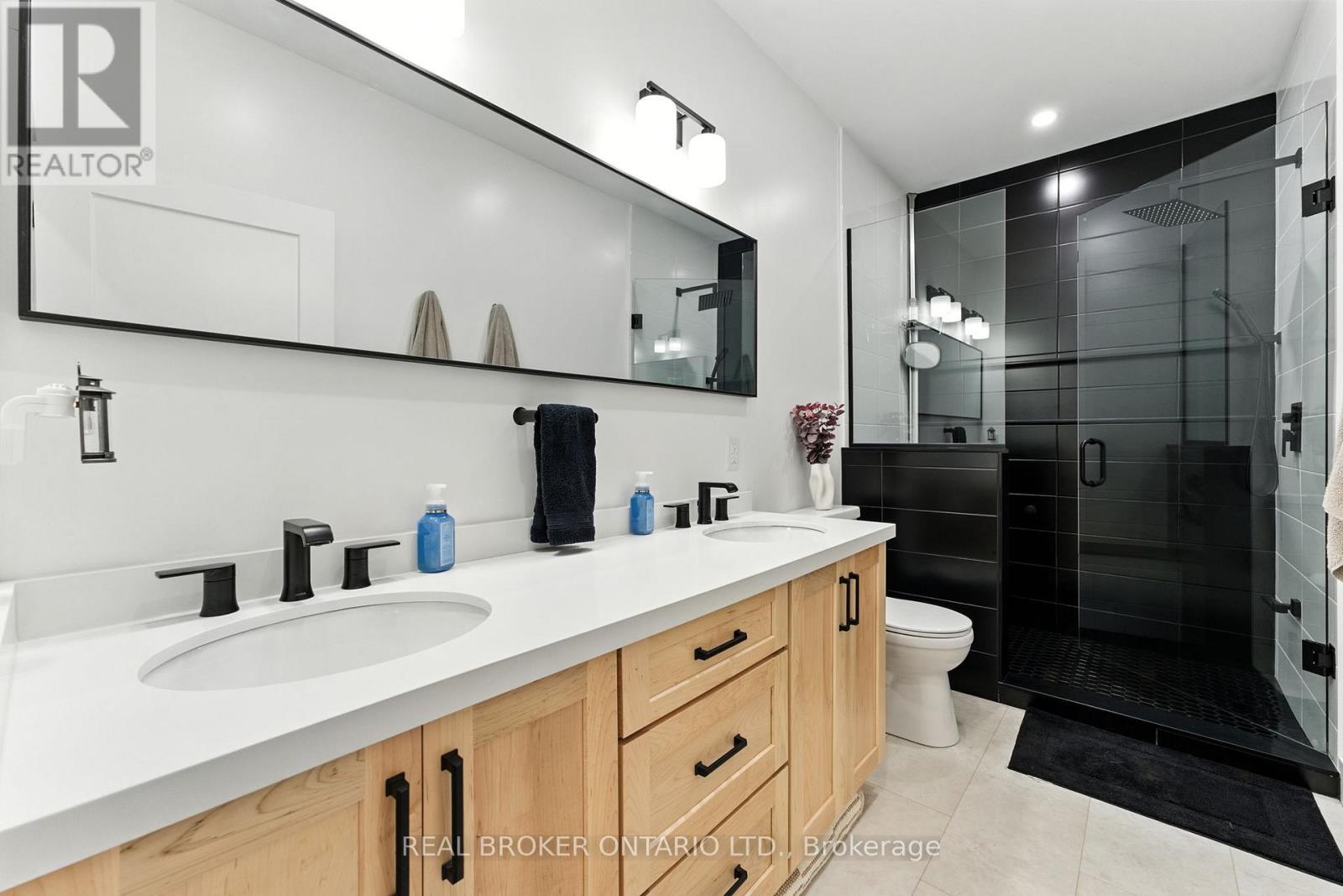 9 MACNEIL COURT - 17