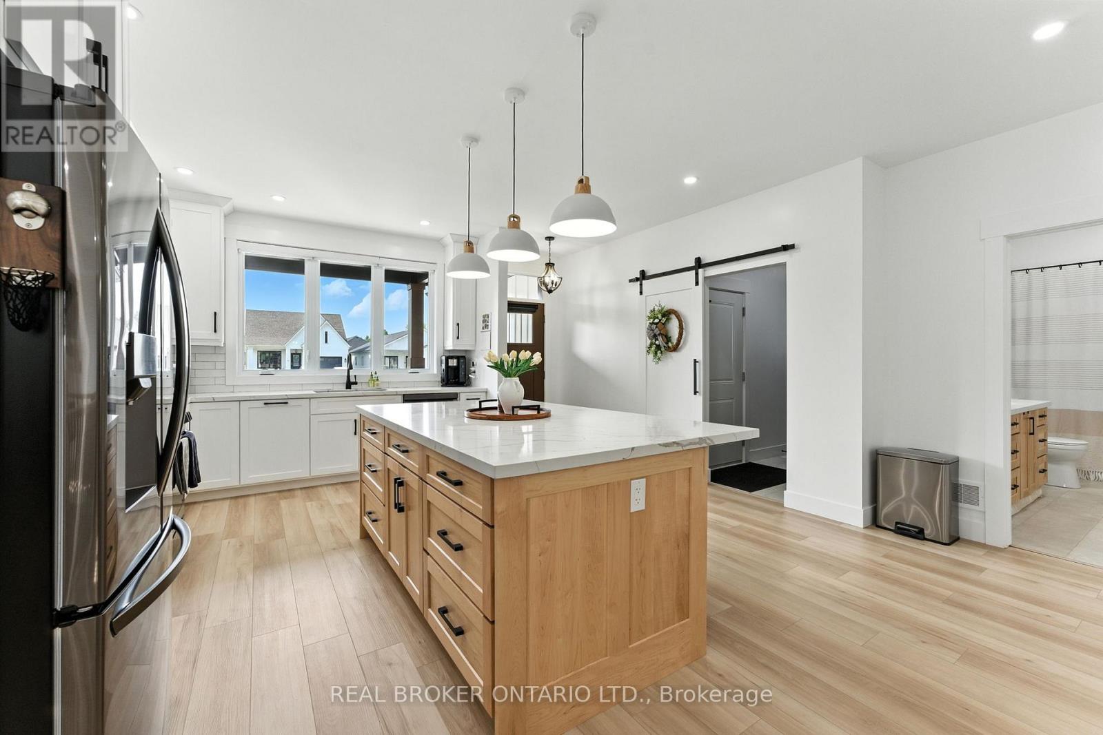 9 MACNEIL COURT - 6