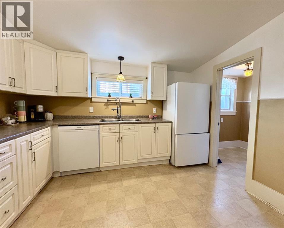 
          1407 4 Avenue South
            <br/>
            <span>Lethbridge</span>
            , 
            <span>AB</span>
             <span>T1J0R6</span>
         - Photo 15