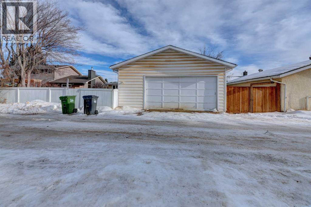 14 Munro Crescent - Photo 5 of 34, Red Deer, Alberta