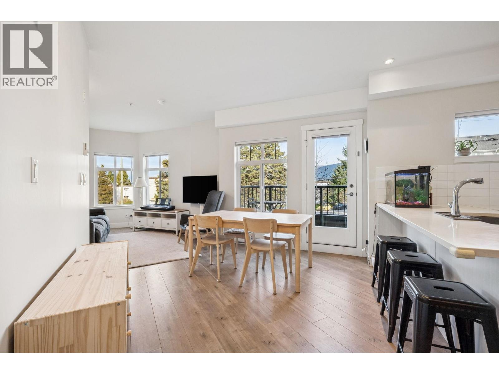 205 7180 BARNET ROAD - Photo 5 of 24, Burnaby, British Columbia