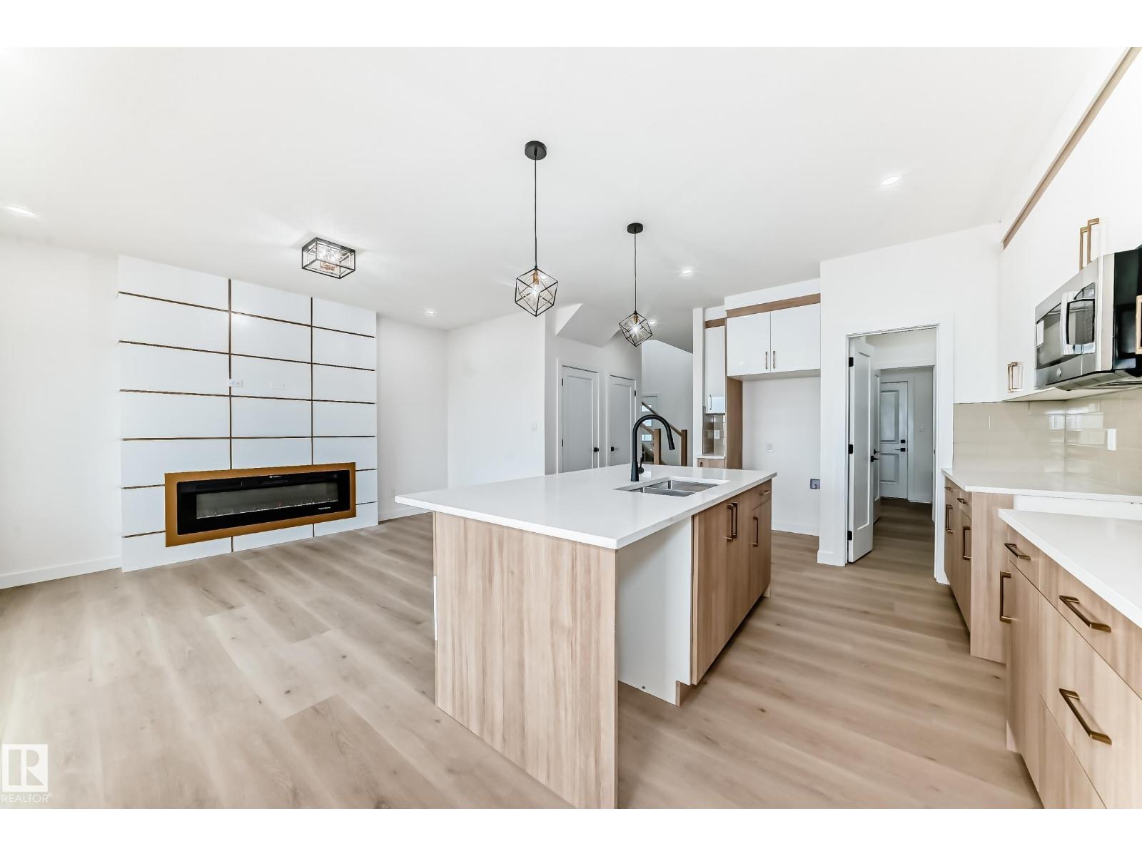 3720 67 ST - Photo 2 of 12, Beaumont, Alberta