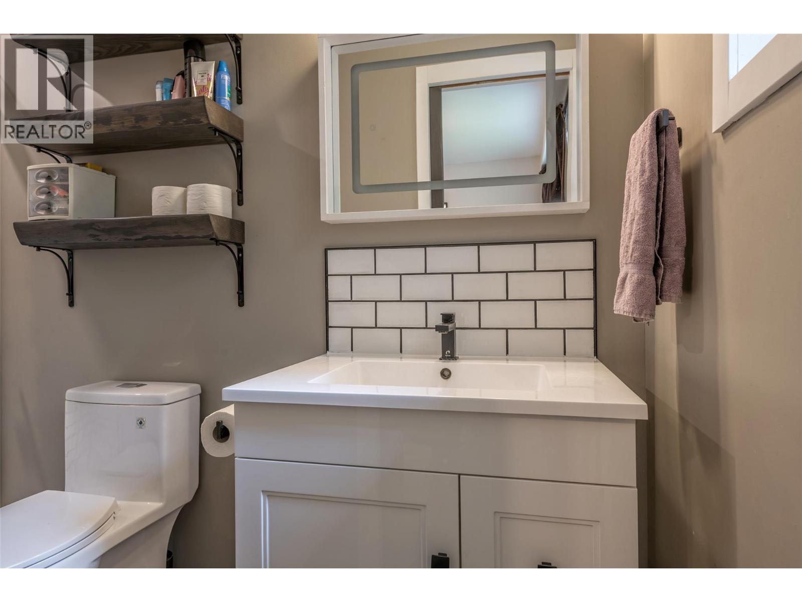 3286 Upper McLeod Road, Spallumcheen