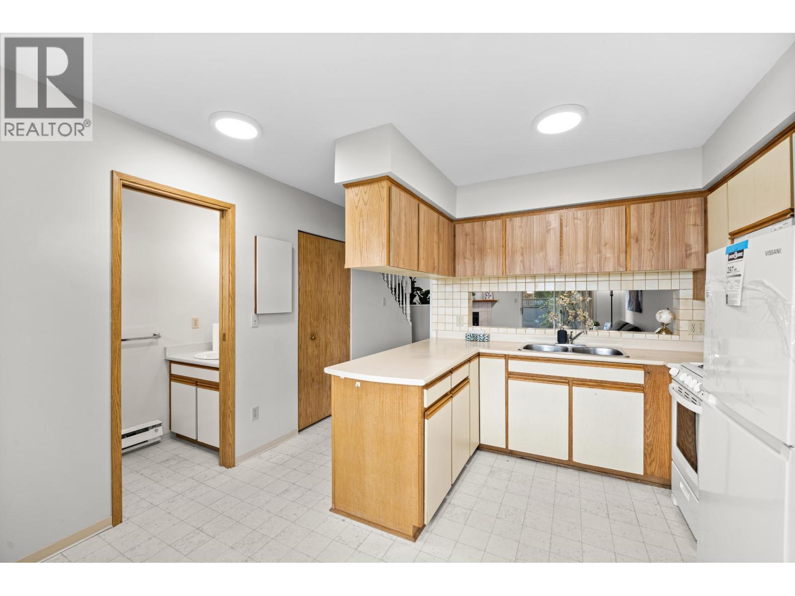 4 6631 COONEY ROAD, Richmond