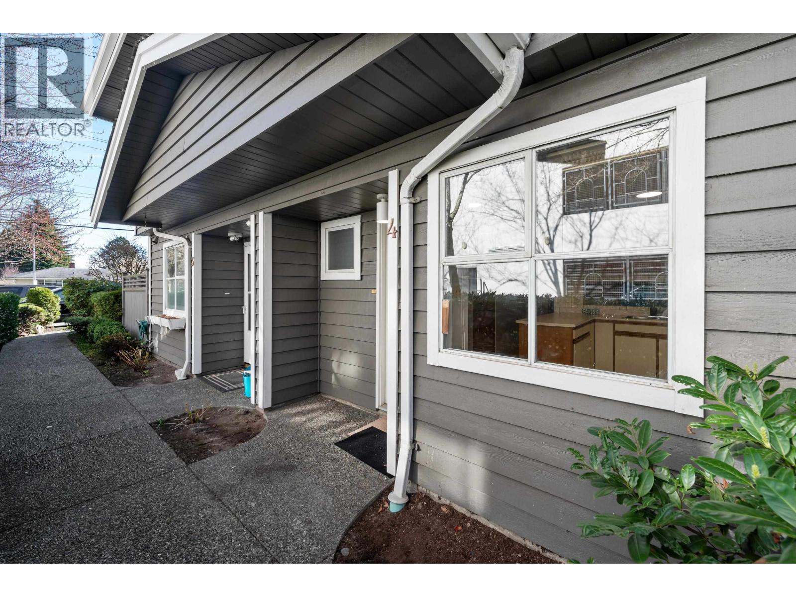 4 6631 COONEY ROAD, Richmond