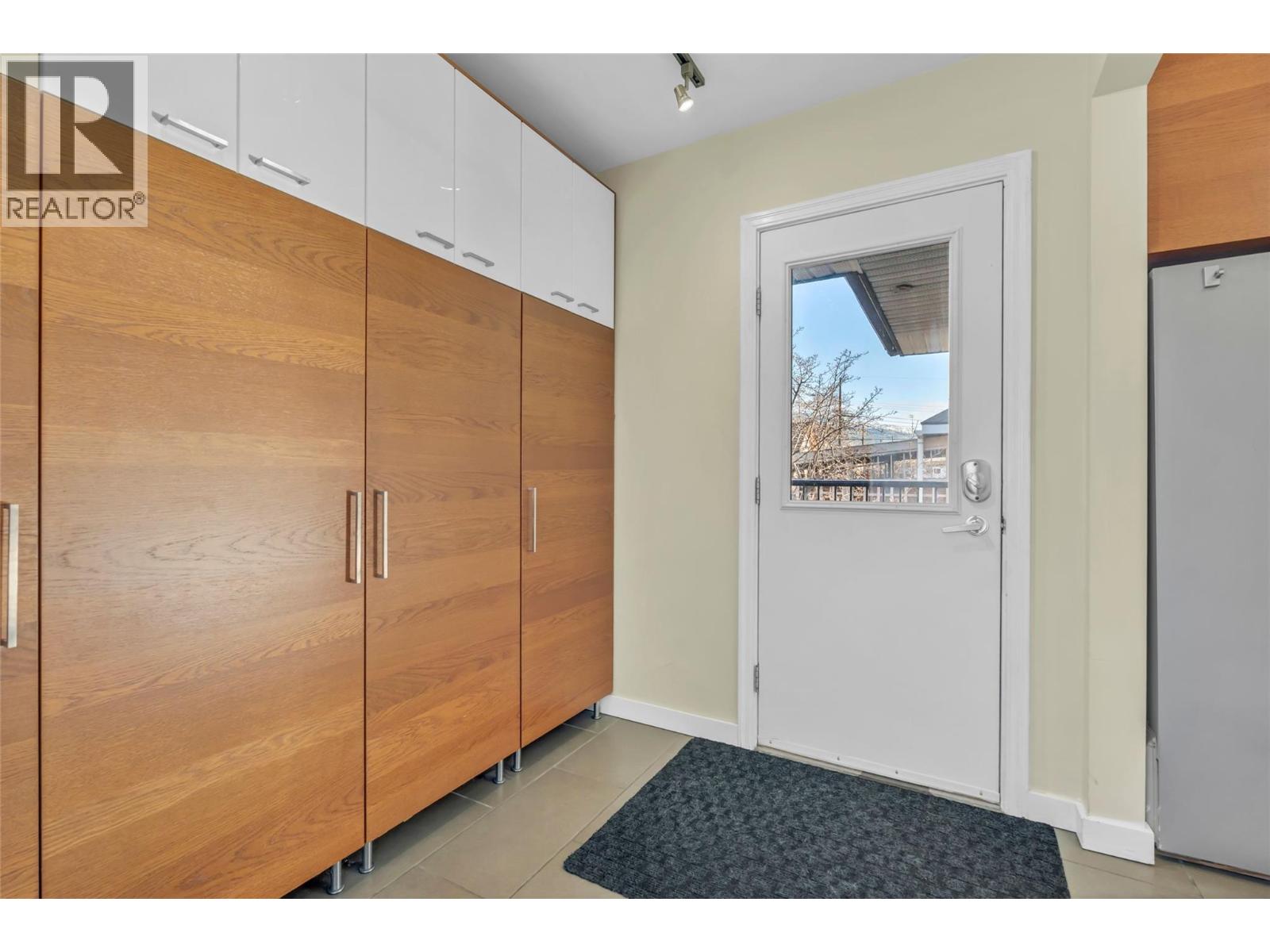 566 Van Horne Street, Penticton