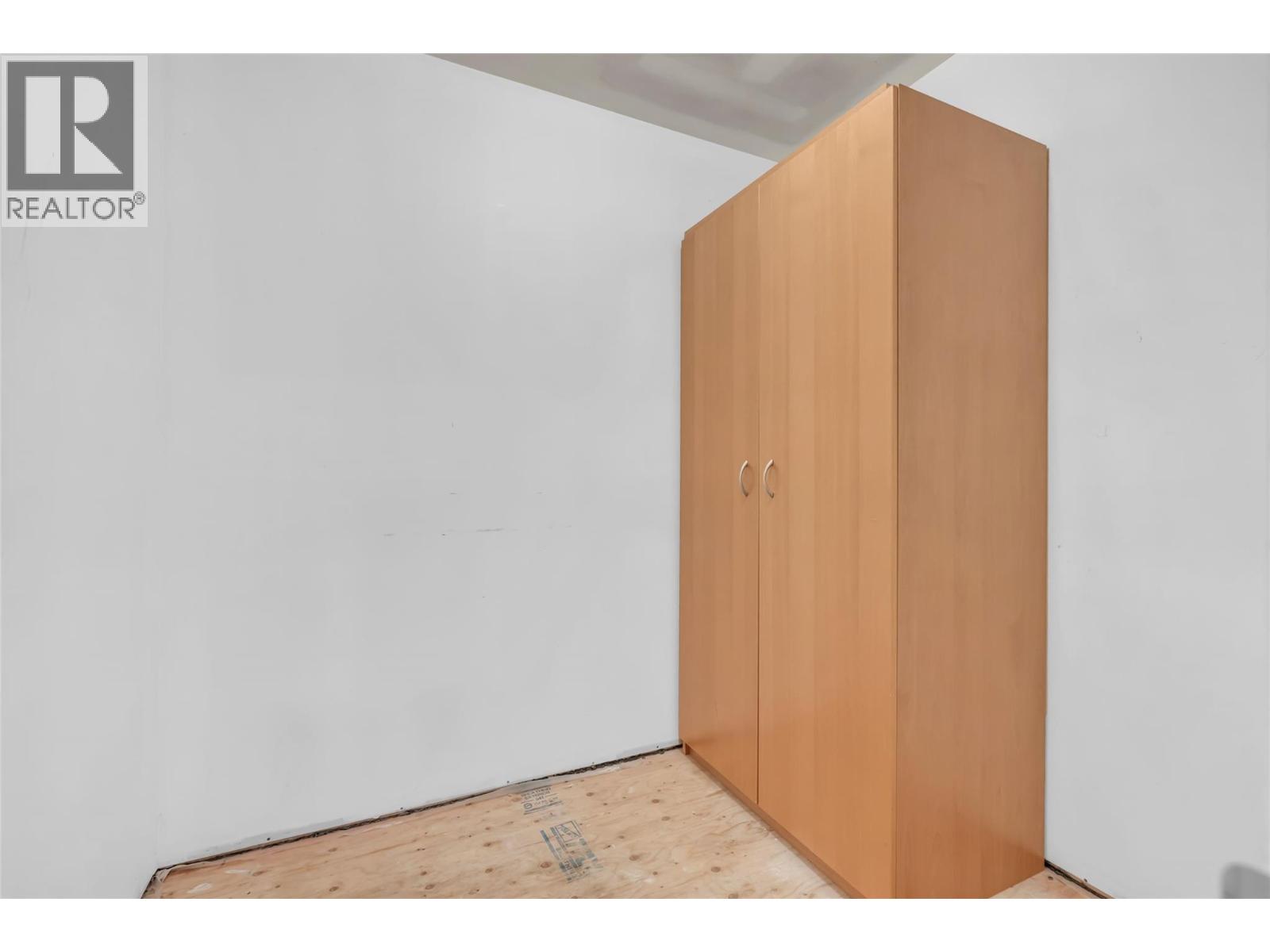 566 Van Horne Street, Penticton