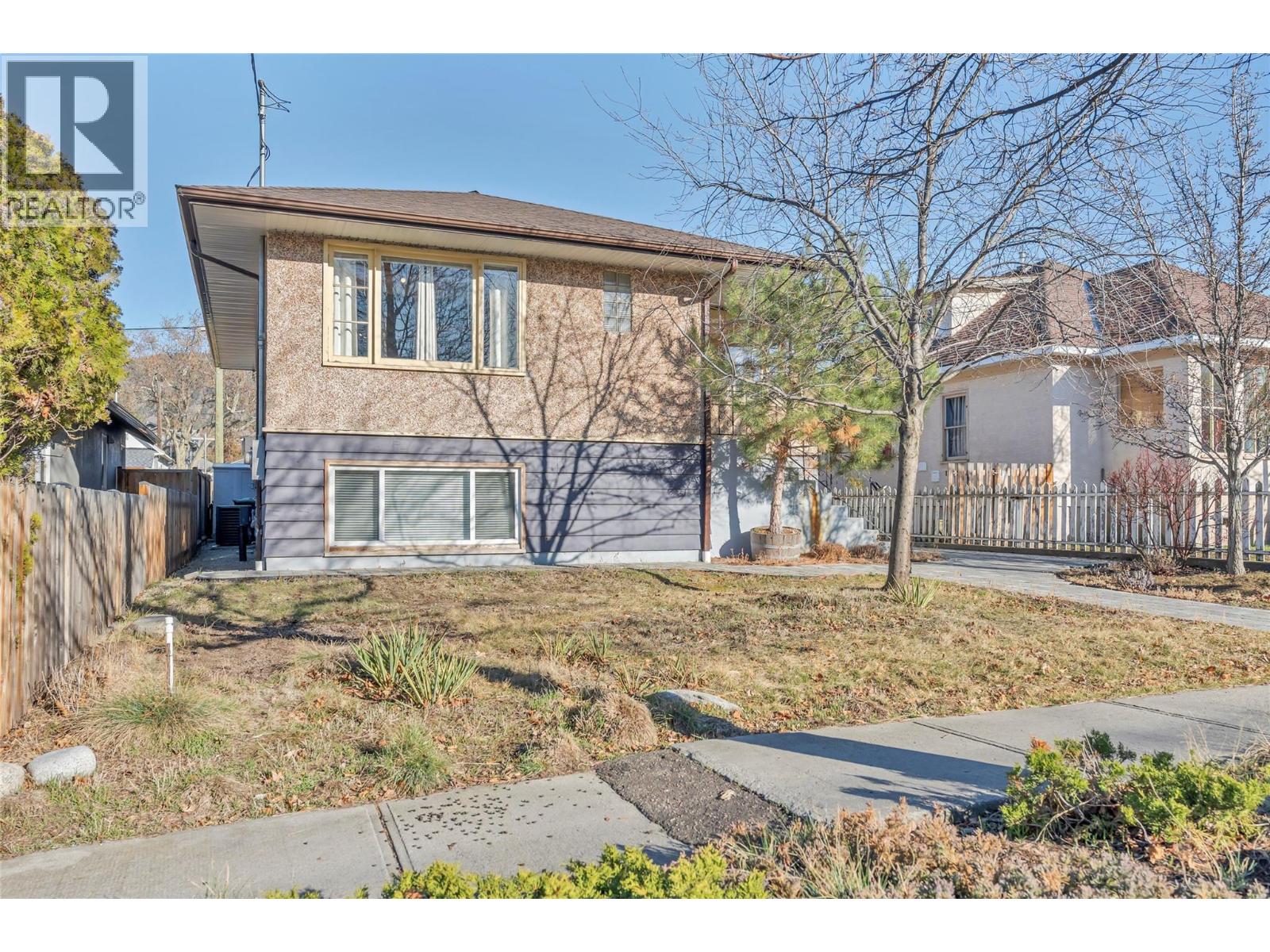 566 Van Horne Street, Penticton