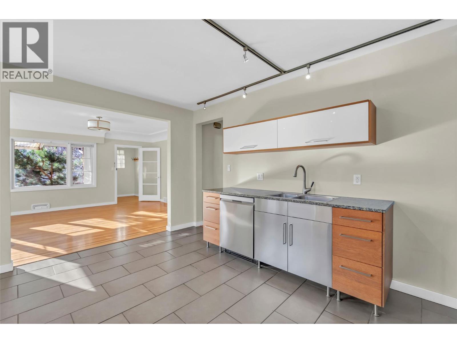 566 Van Horne Street, Penticton