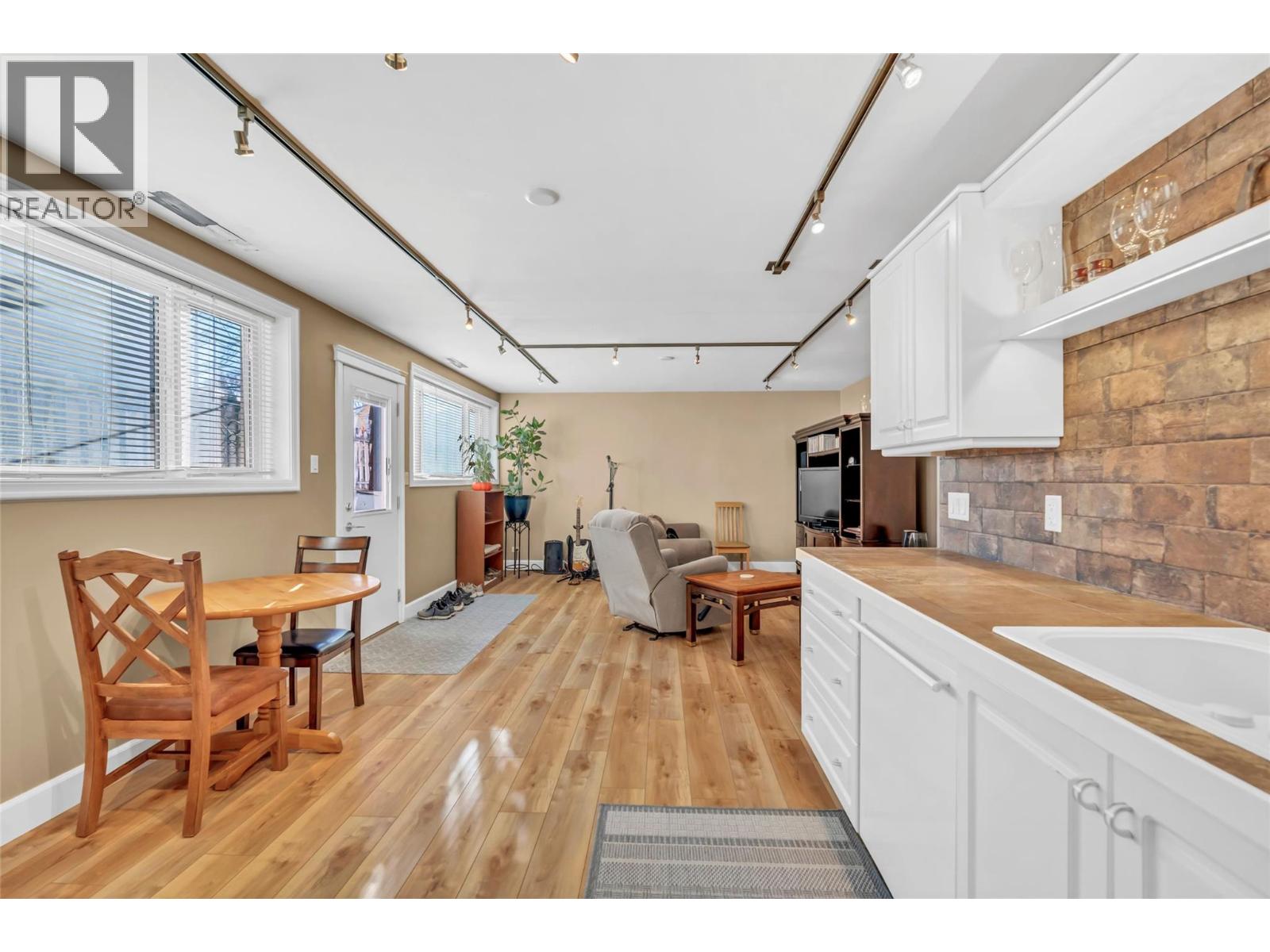 566 Van Horne Street, Penticton