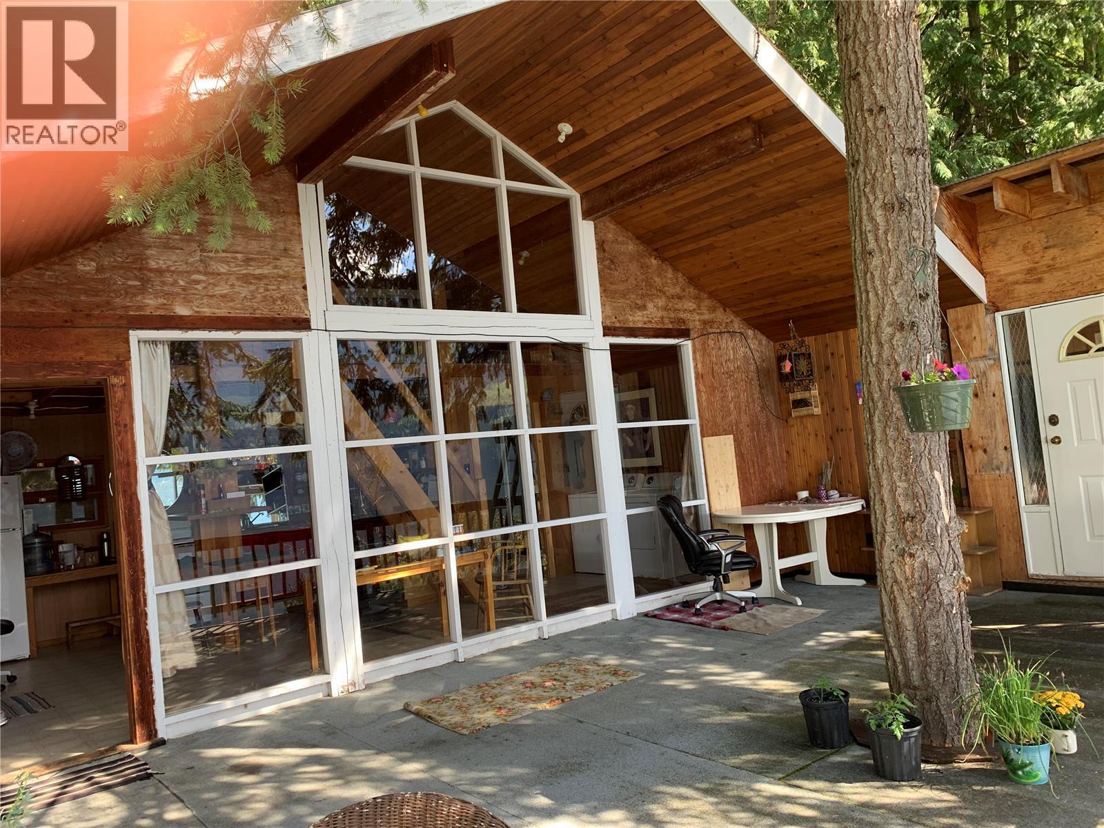 28 Simard Road, Mabel Lake