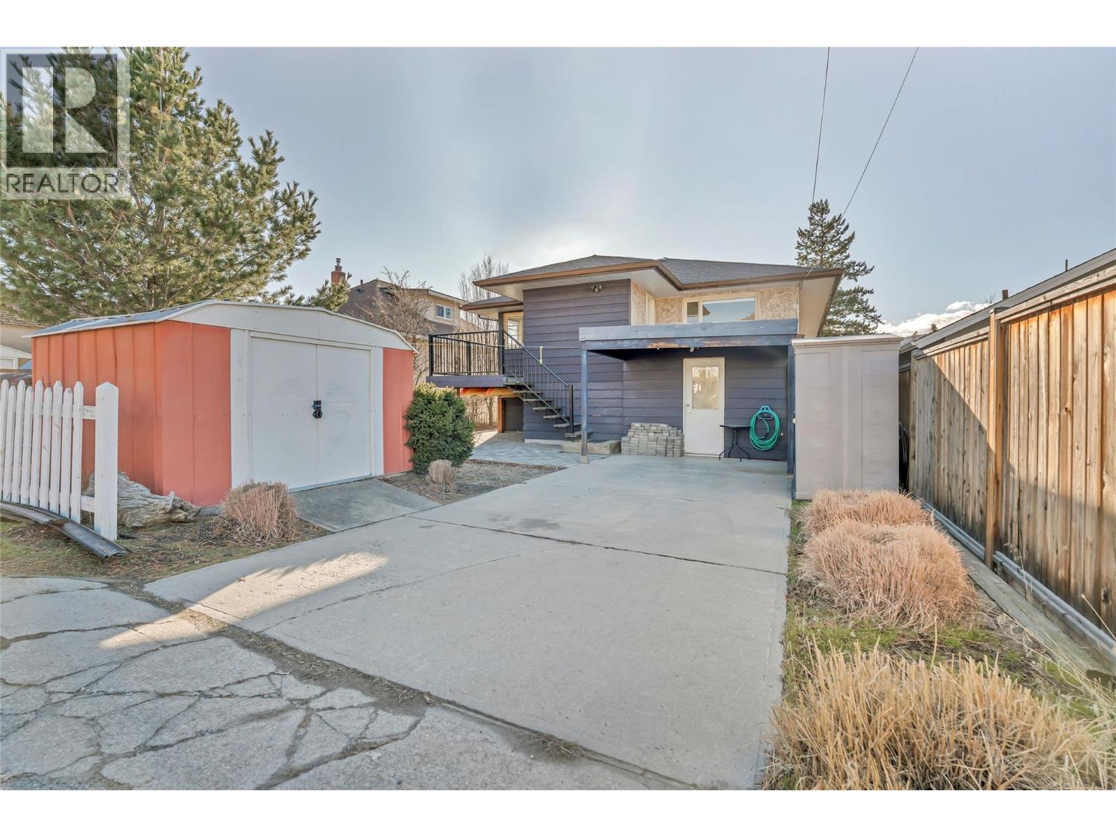 566 Van Horne Street, Penticton