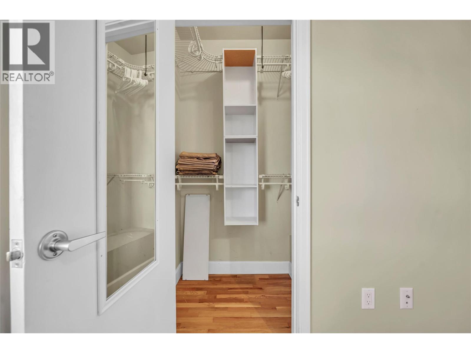 566 Van Horne Street, Penticton