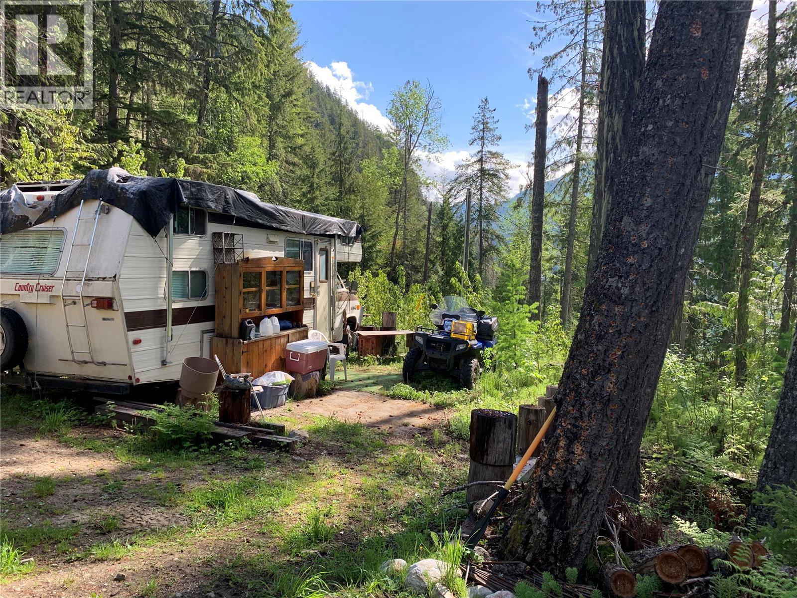 28 Simard Road, Mabel Lake