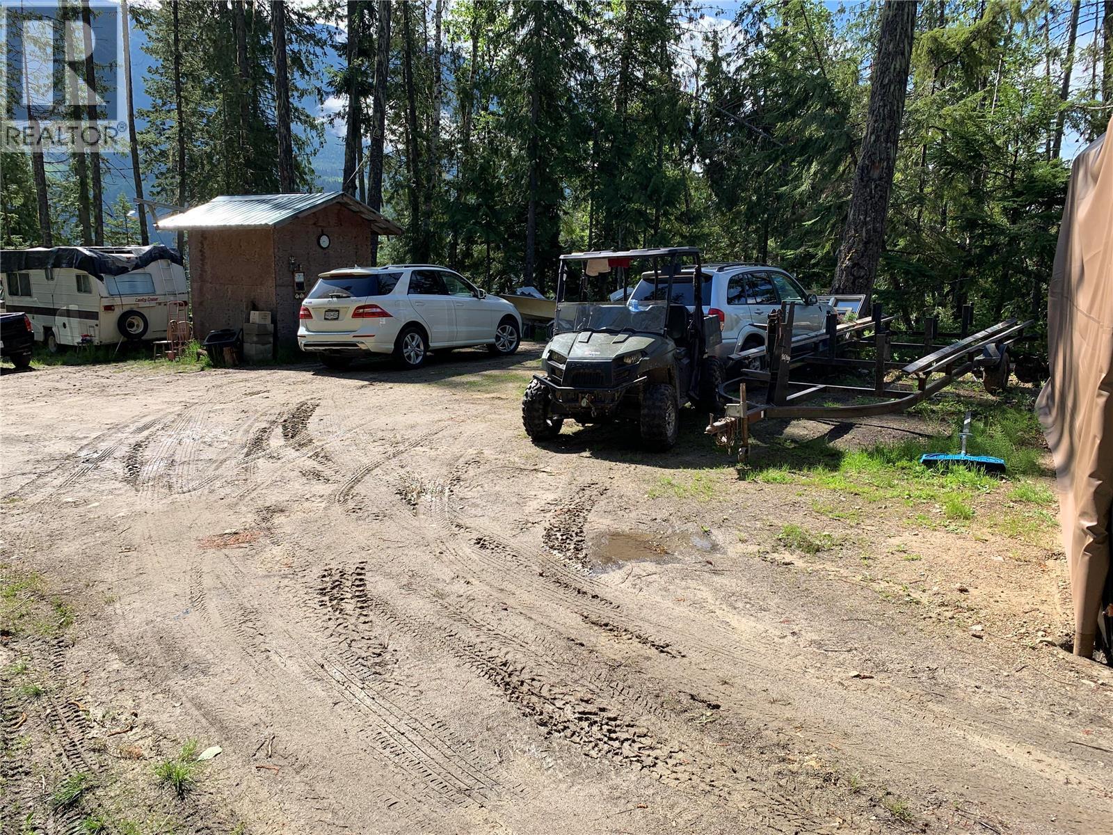 28 Simard Road, Mabel Lake