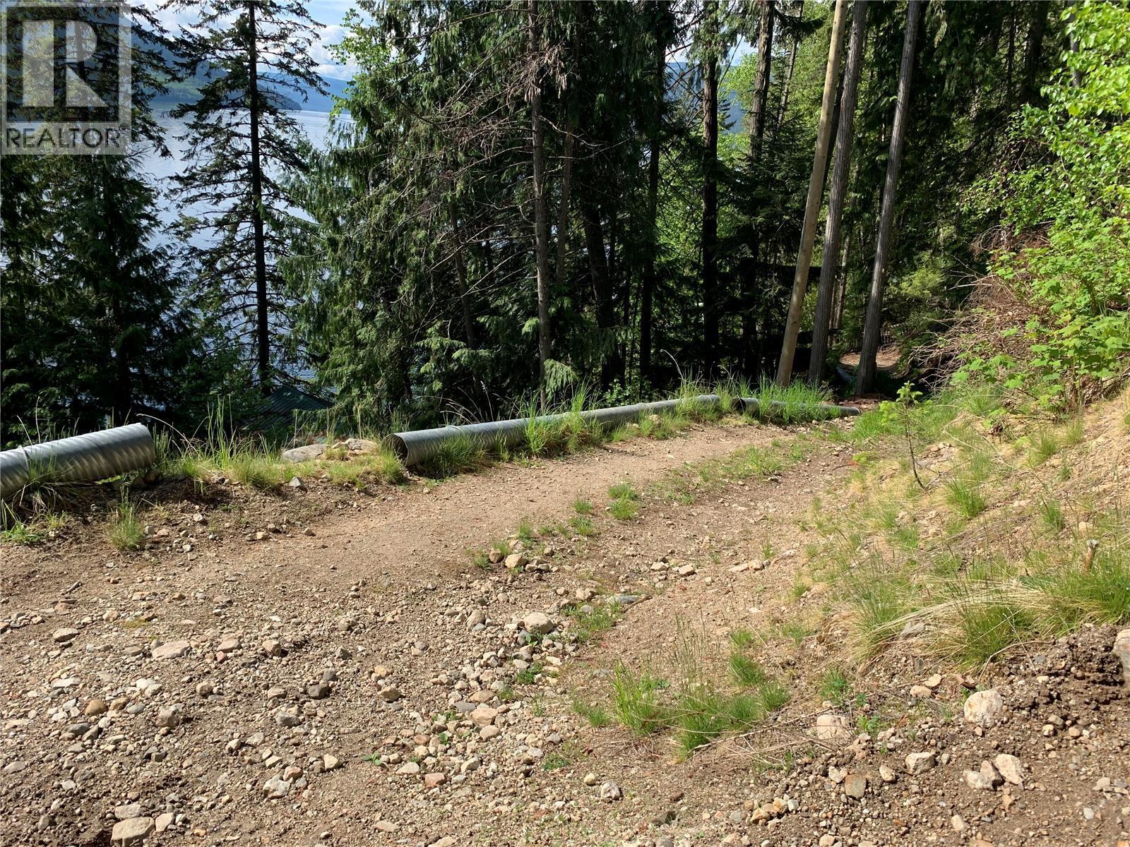 28 Simard Road, Mabel Lake