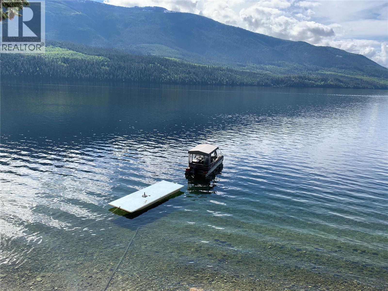 28 Simard Road, Mabel Lake