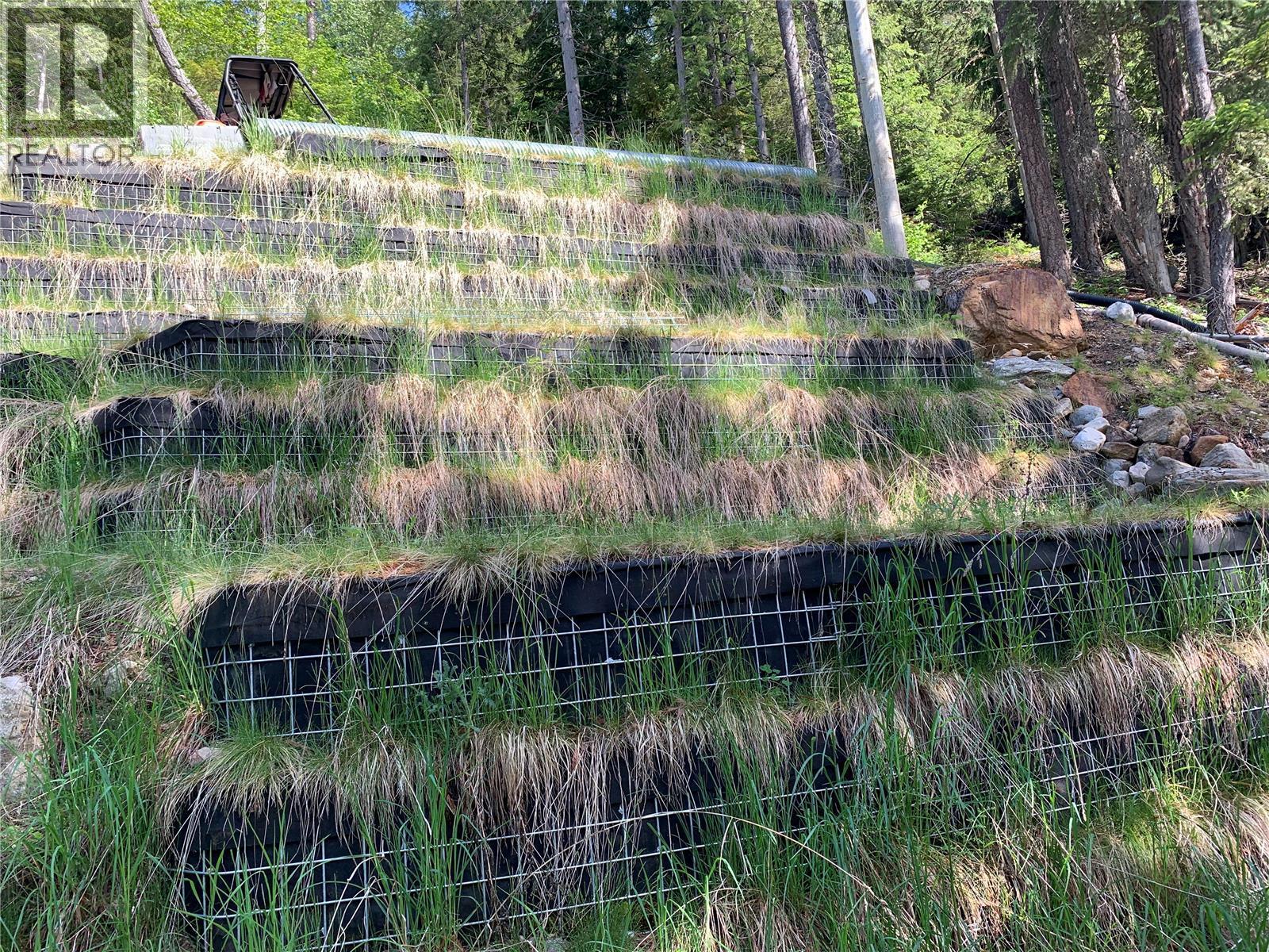 28 Simard Road, Mabel Lake