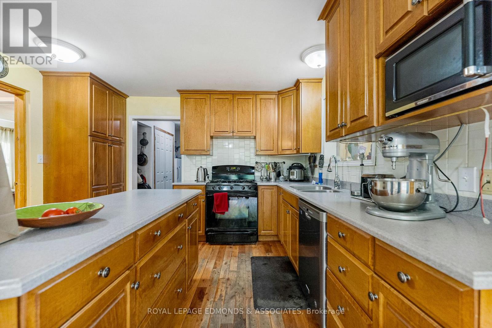 1095 MOUNTAINVIEW DRIVE - 13