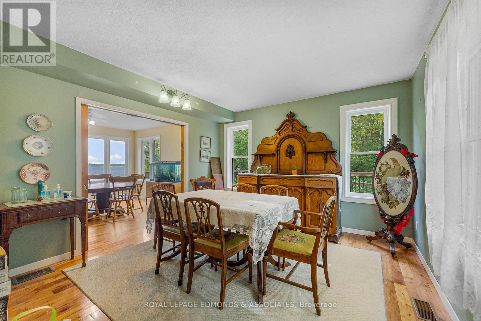 1095 MOUNTAINVIEW DRIVE - 16